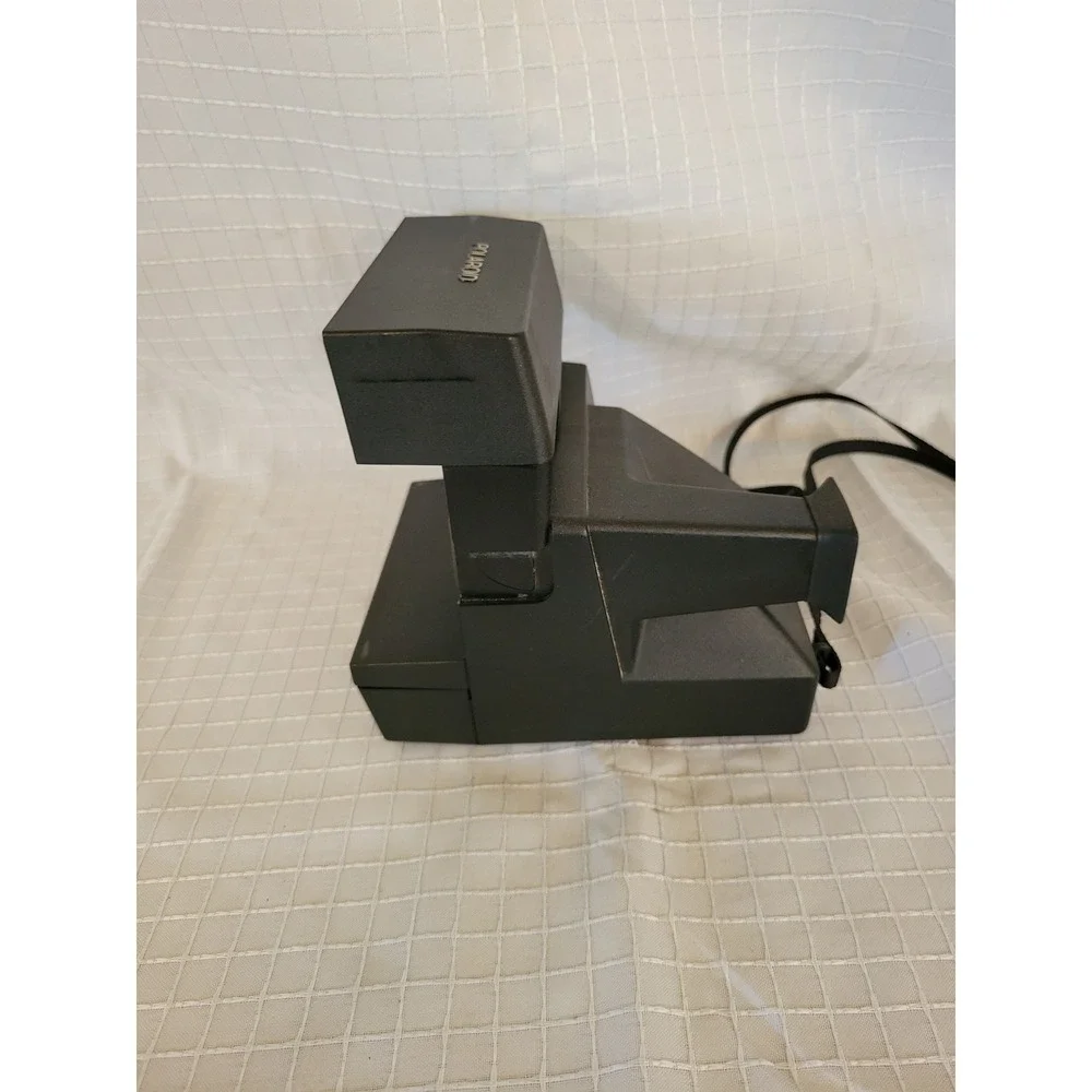 Polaroid 600 Land Camera 640 Vintage Instant Film Camera Black with Flash Strap